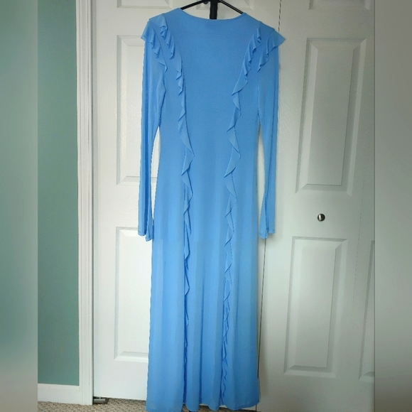Future Collective V-Neck Blue Ruffle Maxi Dress With Half Slip. Size Small - Picture 10 of 10
